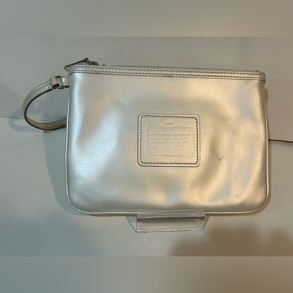Vintage Coach pearl Wristlet Clutch - Picture 6 of 7